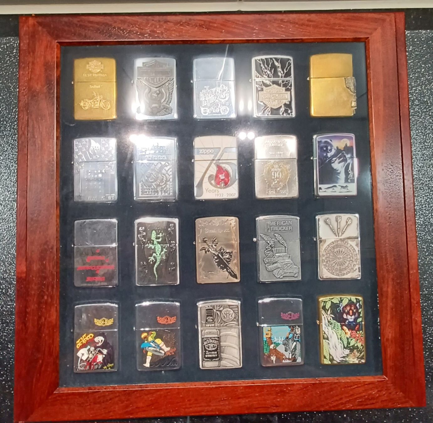 Zippo Accendini: Zippo-Sammlung zu verkaufen – Usato da Beromünster venduto da Tharley