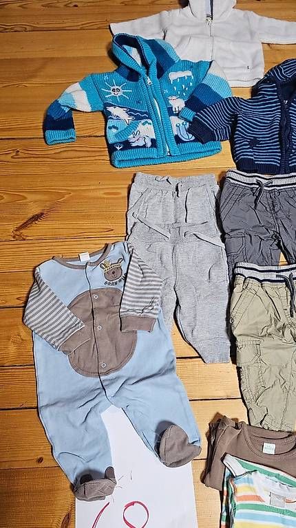 Lotti & Set di vestiti: Kleiderpaket junge Grösse 68  (14 Stk) – Usato da Grosswangen venduto da Glod 1