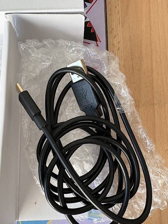 Maus: Gaming Maus mit RGB Ladestation – Gebraucht aus Köniz von RetroBoy89 3