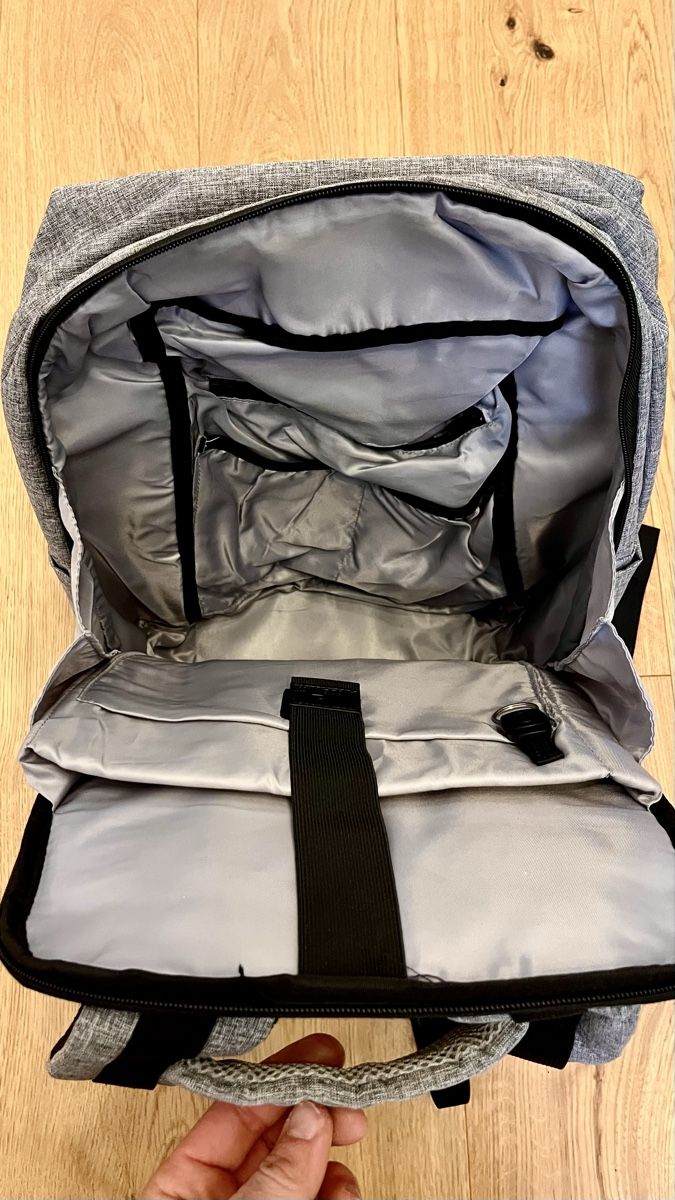 Zaini: Reiserucksack grau mit USB Anschluss – Usato da Widnau venduto da FabFo94 2