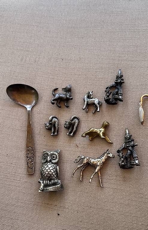 Statuette: Lot an Figuren Katze Eule Löffel Messing Zinn versilbert – Usato da Basel venduto da Joshy03
