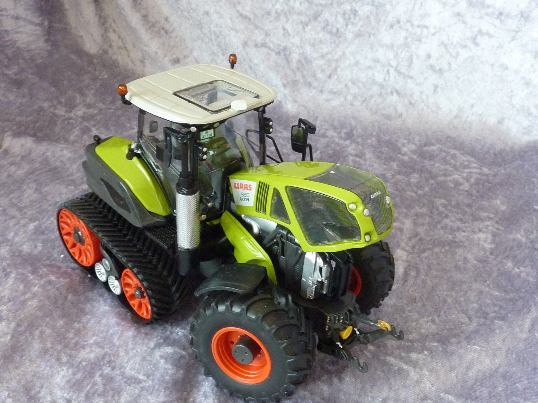 Wiking Kit di modellismo & Modellini statici: Raupentraktor Claas 930 Axion 1:32 – Nuovo (secondo la descrizione) da Dürrenäsch venduto da modellautos4you 7