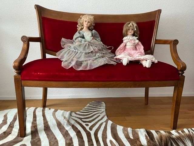 Sofas: Klassisches feuriges Sofa mit Startpreis CHF 1.00 – Gebraucht aus Wädenswil von Vollwertig 1