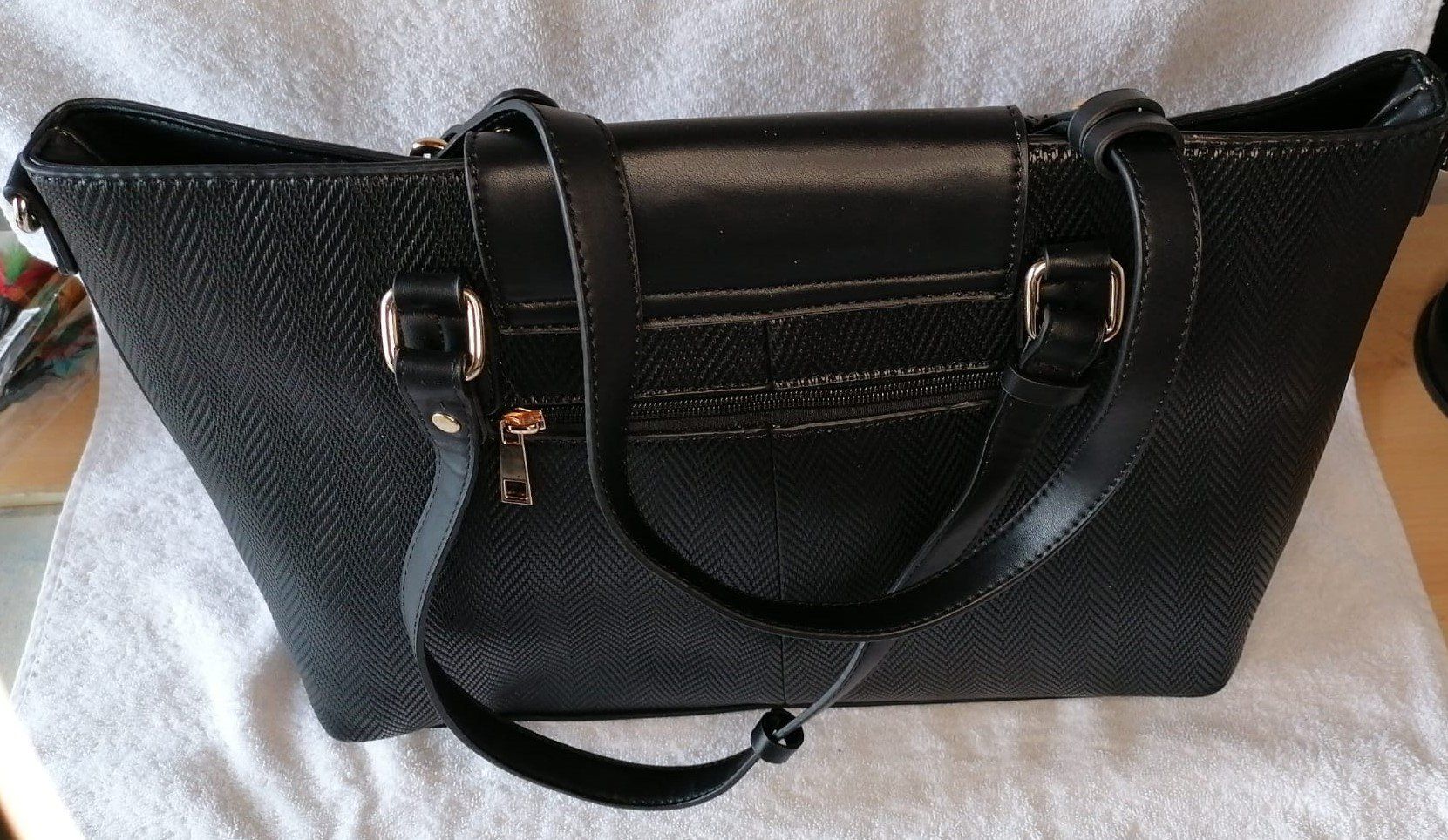 Taschen für Damen: schöne grosse Handtasche – Gebraucht aus Grächen von Hel7890 1
