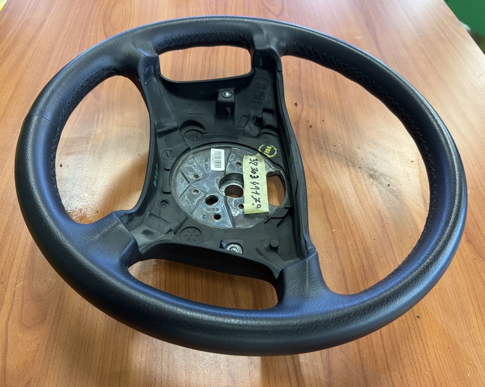 BMW Toutes les pièces auto: BMW X3 E83 Volant cuir 4 branches – D'occasion à Satigny par rfo59 2