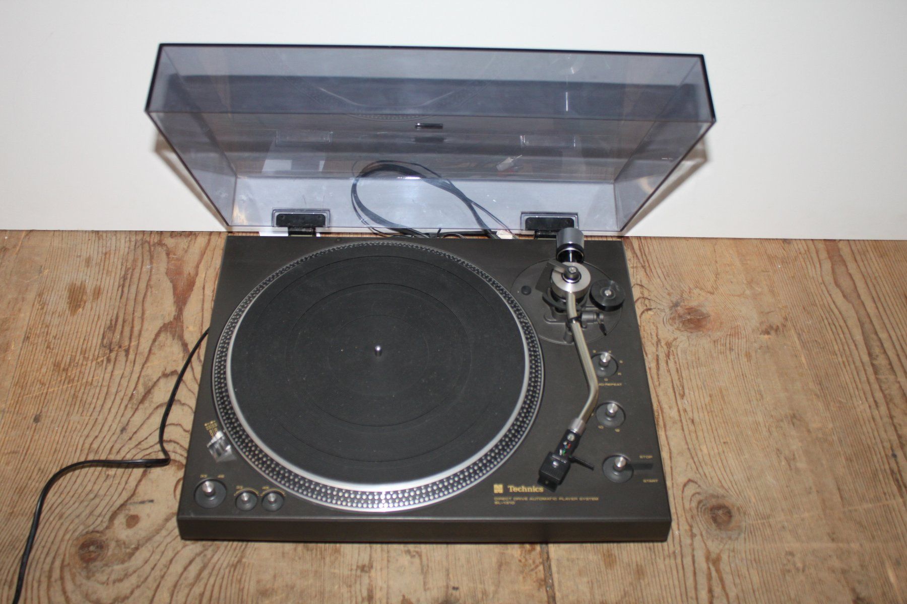 Technics Plattenspieler: Technics SL1310 Plattenspieler, Direct Drive Automatic – Gebraucht aus Glarus von