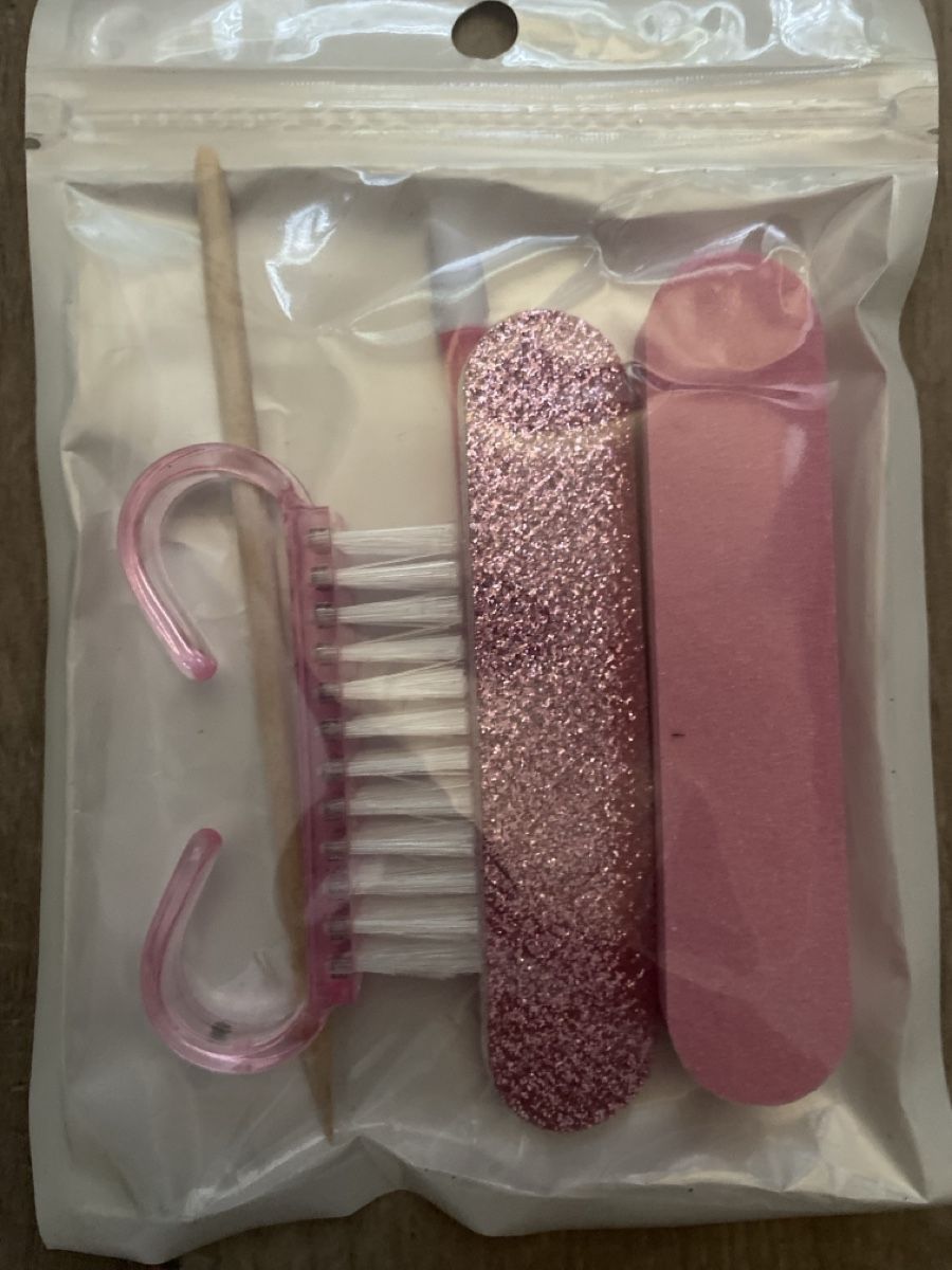 Manicure: Kit manucure pédicure rose scintillant neuf – Nuovo e nell'imballaggio originale da Chamoson venduto da Pince26