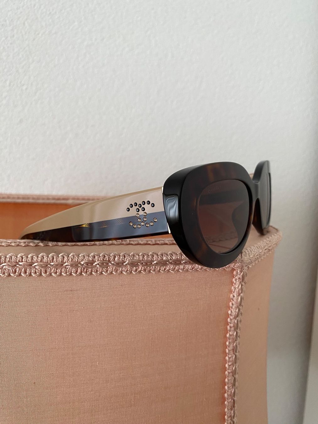 Chanel Occhiali & Lenti: Chanel Sonnelbrille 2026 – Nuovo e nell'imballaggio originale da Langenthal venduto da mariquita