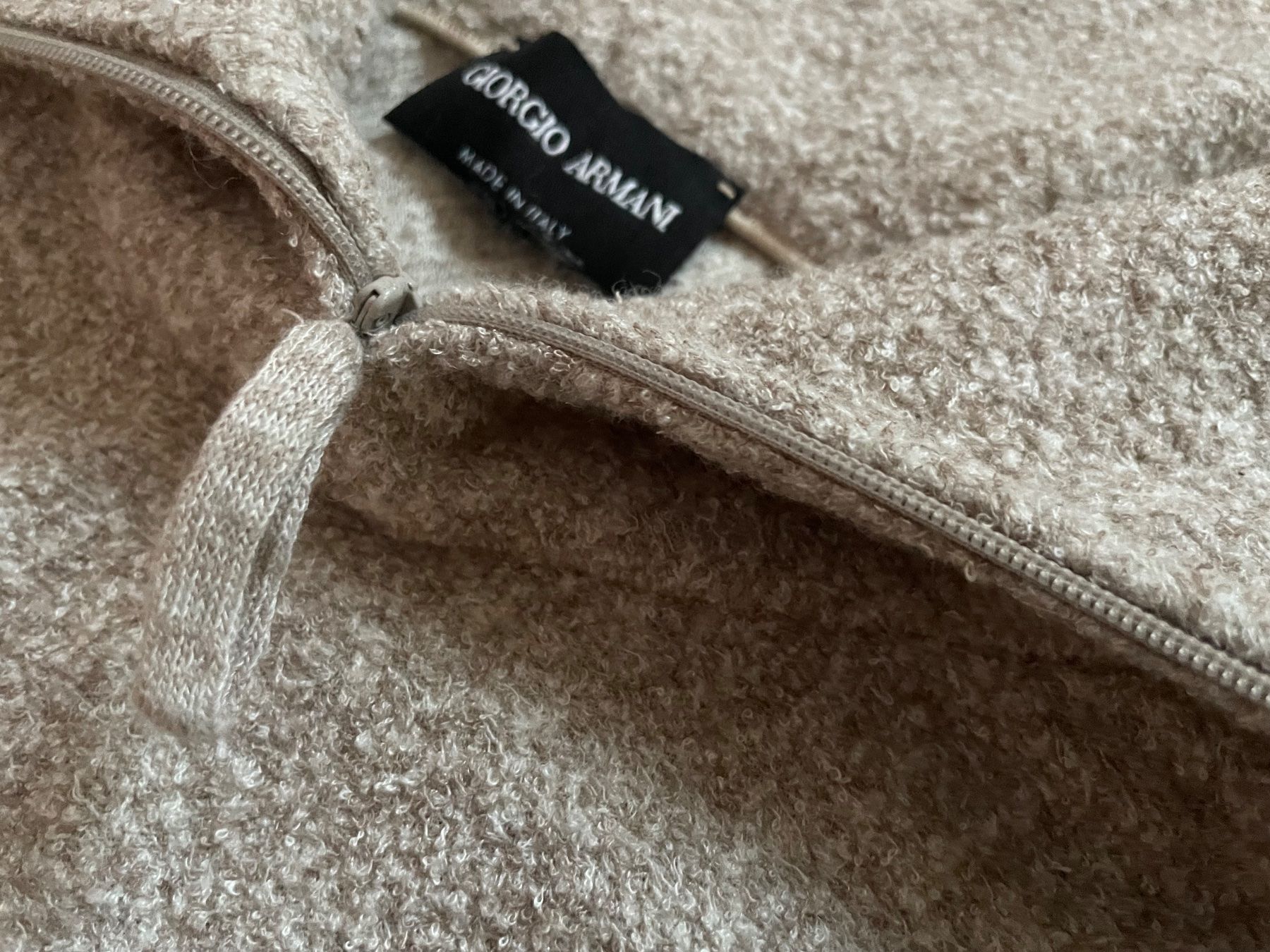 Armani Maglioni & Felpe: kuschliger pullover von armani - gr s – Usato da Rotkreuz venduto da 4evermine 1