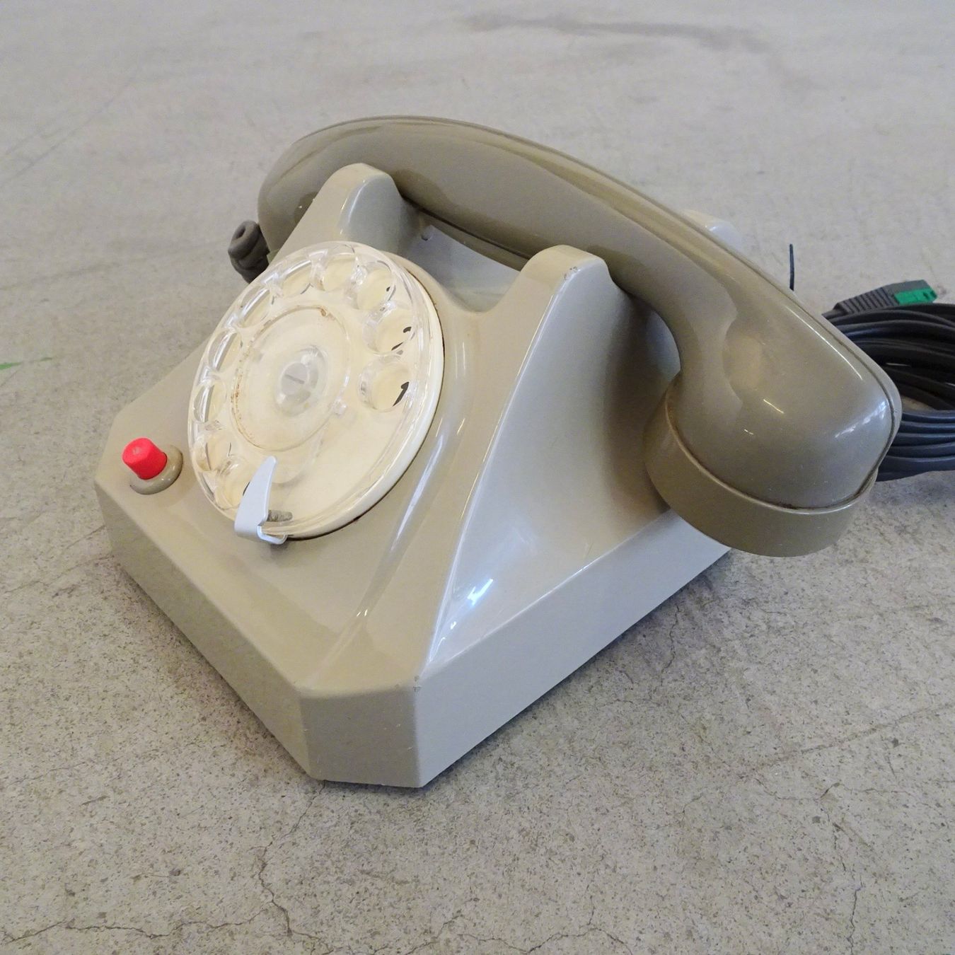 Telefoni: Vintage Telefon 1970 – Usato da Basel venduto da Brocki-auf-dem-Wolf 2