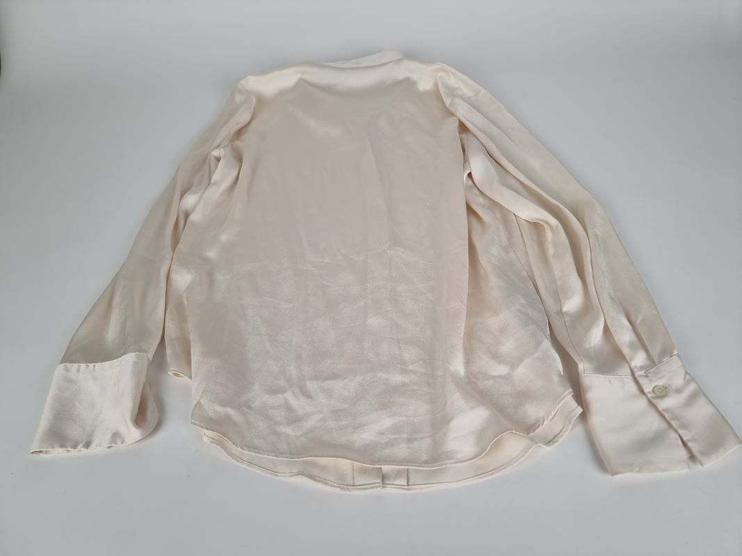 Mango Chemisiers: Mango Bluse cremeweiss, Grösse M – D'occasion à Urtenen-Schönbühl par Restwert_Schoenbuehl 5