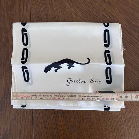 Écharpe foulard en soie vintage 