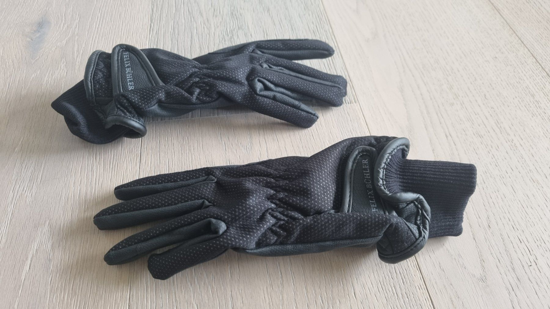 Felix Bühler Guanti & manicotti: Reithandschuhe - Gr. M – Nuovo (secondo la descrizione) da Neftenbach venduto da DanielaS01020304