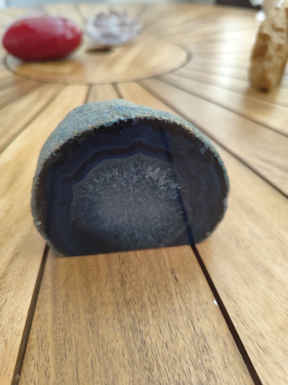 Mineralien & Heilsteine: Halbe Agat Scheibe blau/grau gute Dekoration – Gebraucht aus Basel von lio_8ylm 1