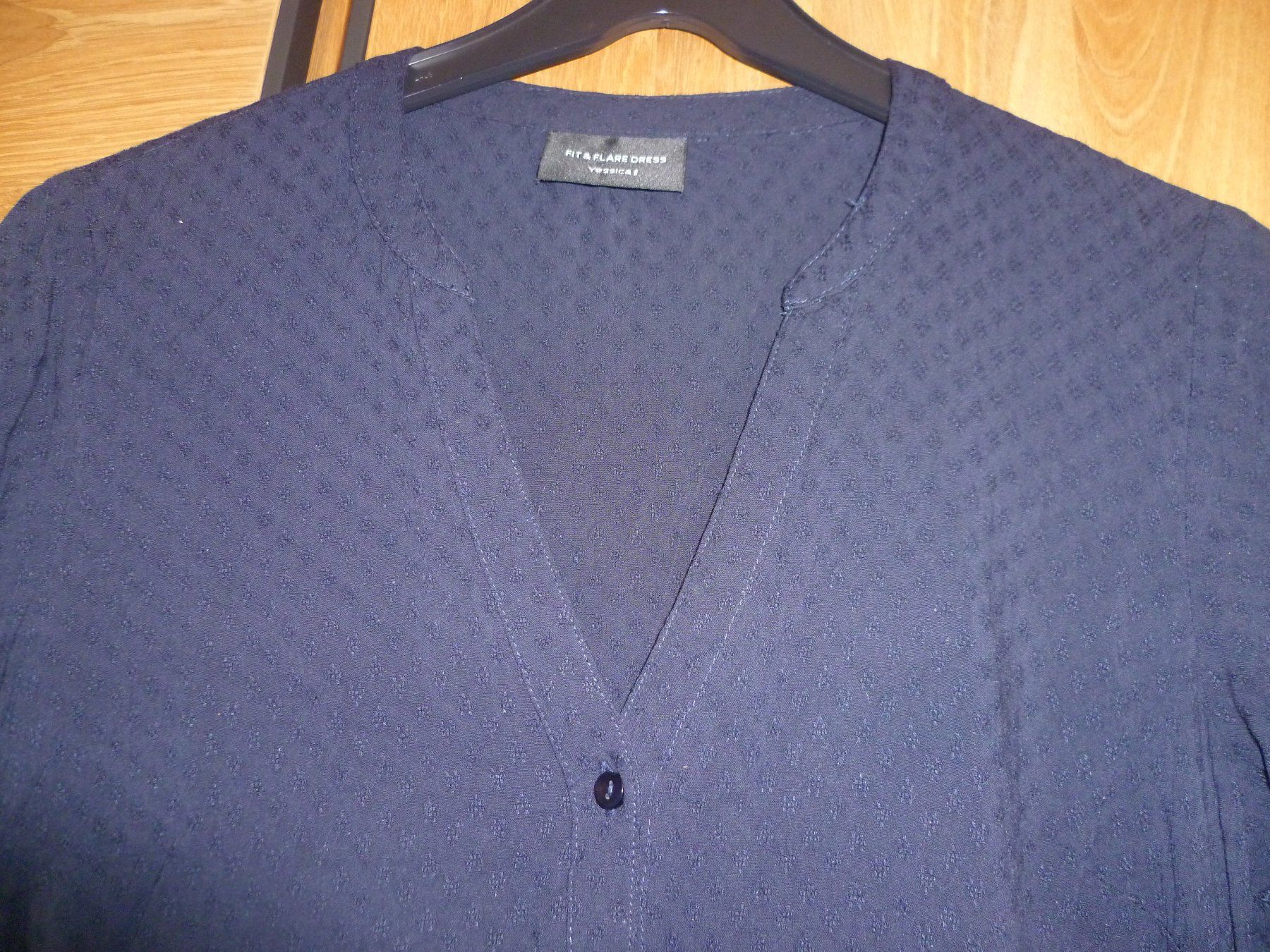 C&A Robes: Kleid langarm – D'occasion à Bargen BE par angel611 1
