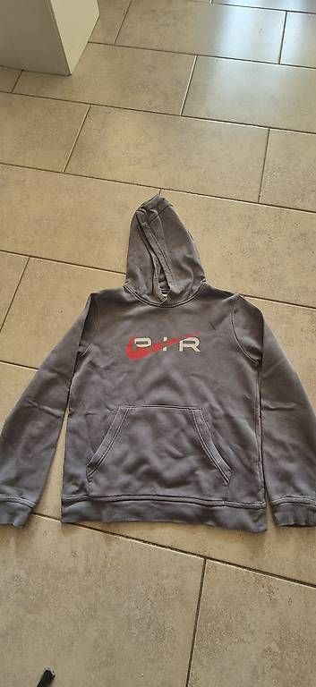 Nike Maglioni & Felpe: Pull nike air 12-13 ans – Usato da Ste-Croix venduto da kar_9x7w