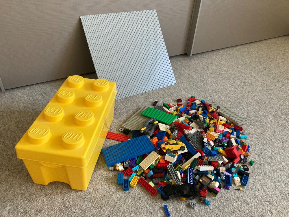 Lego Steine, Figuren, Autos etc. mit Bauplatten und Legobox | Kaufen ...