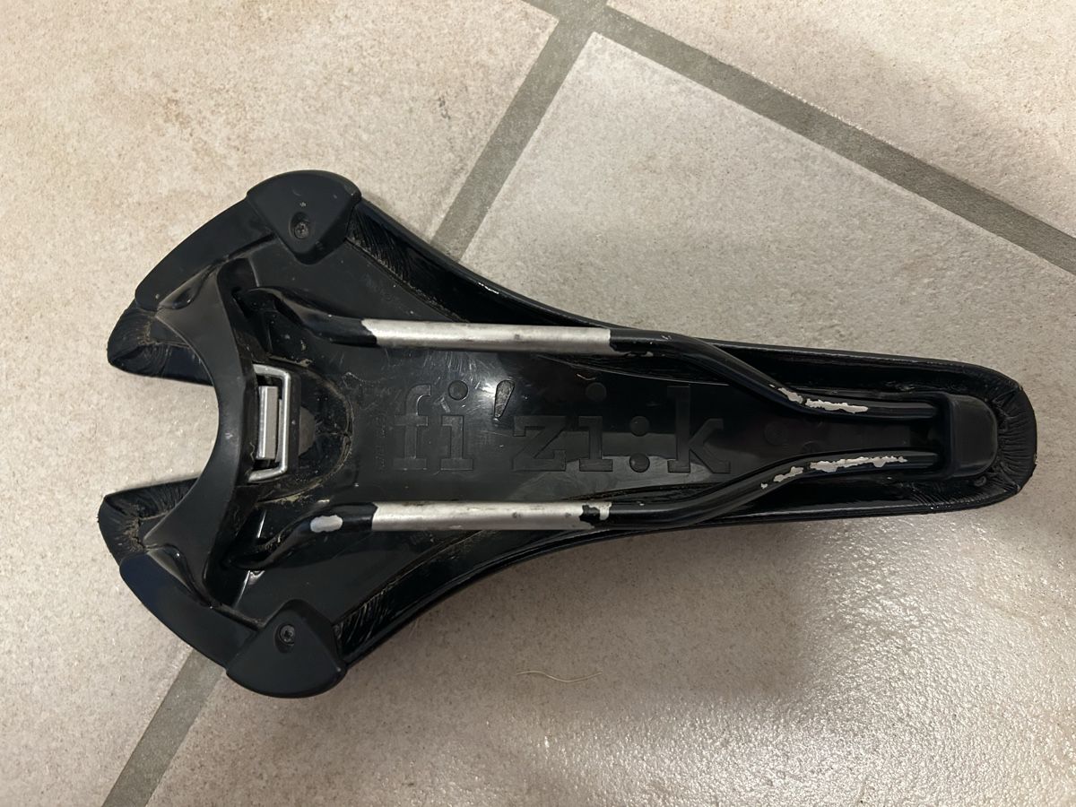 Fizik Pièces détachées: Fizik Sattel / Rennradsattel – D'occasion à Frick par manasvelanile 1