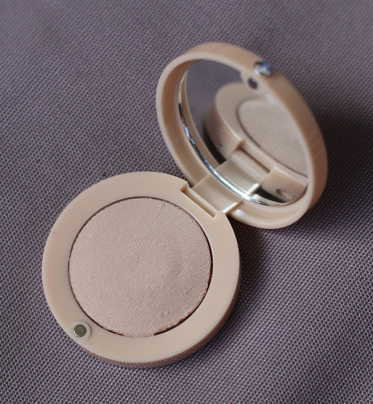 Maquillage: fard à paupière neuf de Bourjois – Neuf avec emballage d'origine à Genève par Saleena 1
