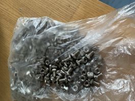 Schrauben und Muttern Set Metall silber neuwertig