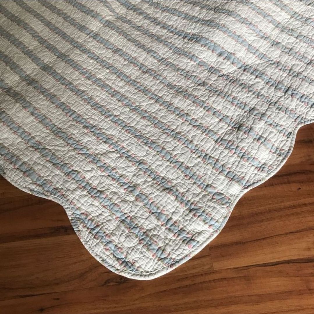 Coperte: Tagesdecke mit Rosenmuster  – Nuovo (secondo la descrizione) da Weggis venduto da bdrm48 3