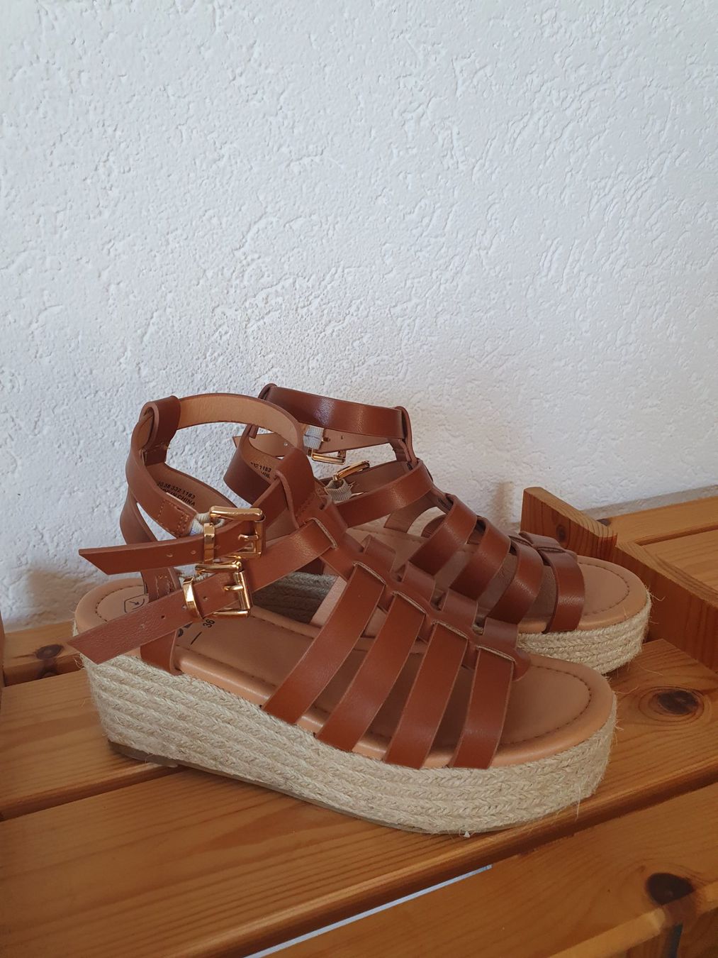 Scarpe da donna: Sandales marron taille 36 – Usato da Courroux venduto da sv235 1