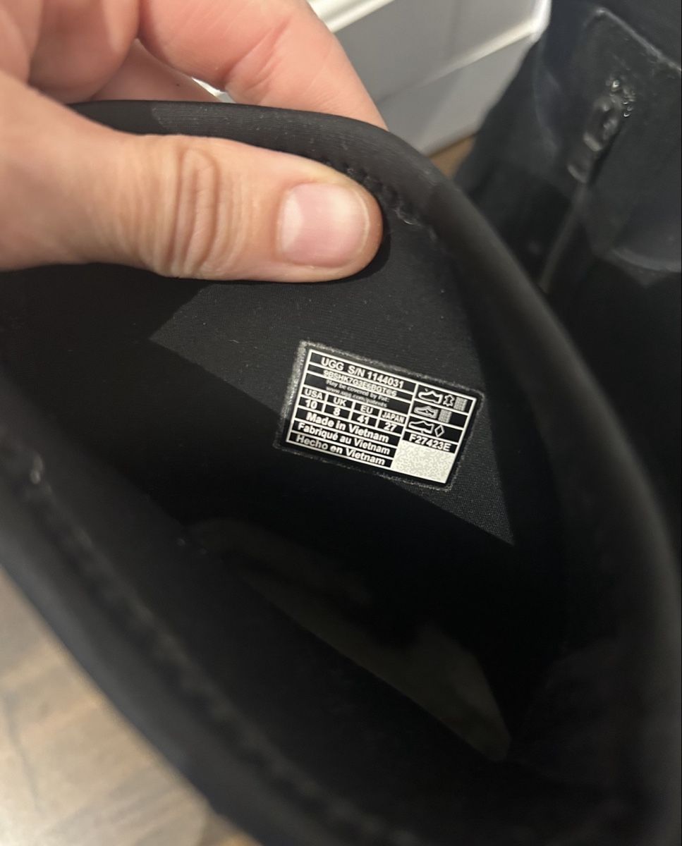 Ugg Chaussures hommes: Ugg noires plateforme comme neuves – D'occasion à Wallisellen par lea_mv25 1
