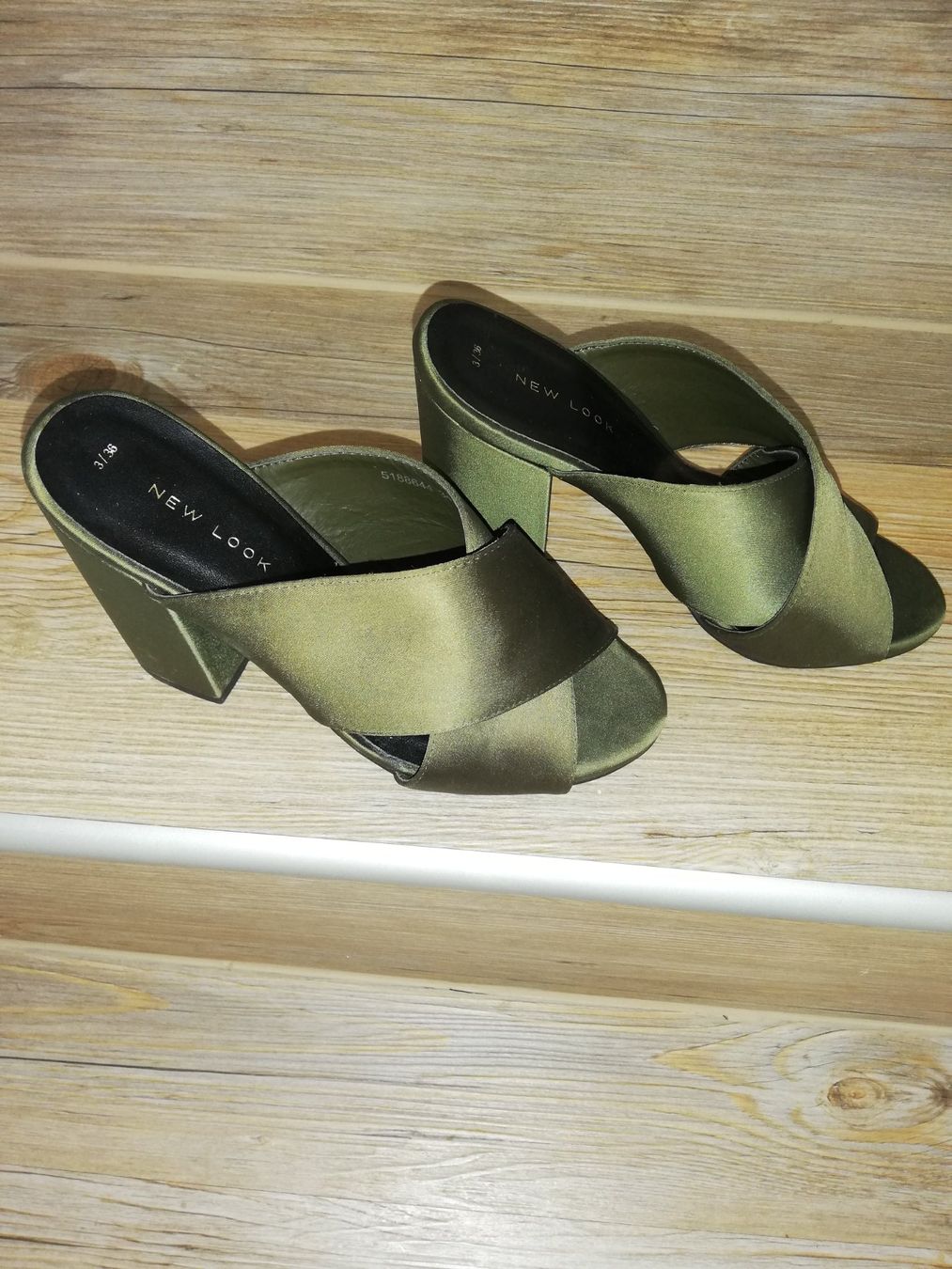 Zalando Scarpe da donna: Neue  Pantoletten von Zalando – Nuovo (secondo la descrizione) da Egnach venduto da bgdo26