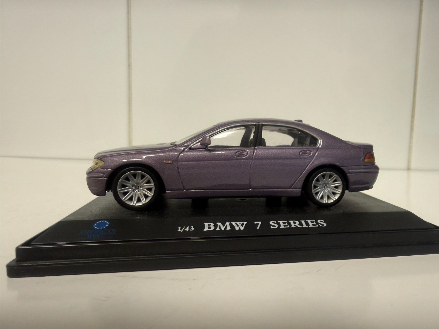 BMW Modellini d'auto: BMW 745i American Mint 1-43 / 4 – Nuovo e nell'imballaggio originale da Männedorf venduto da toroloco1953 3