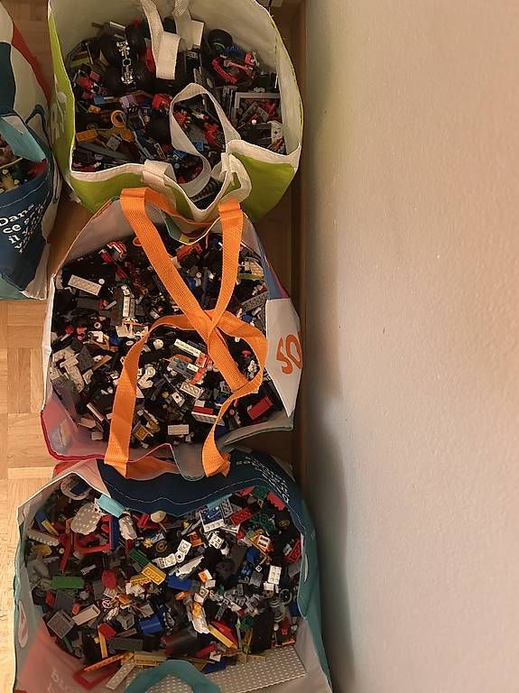Jeux de construction: 3 sacs de legos – D'occasion à Val-d'Illiez par mar_75dz