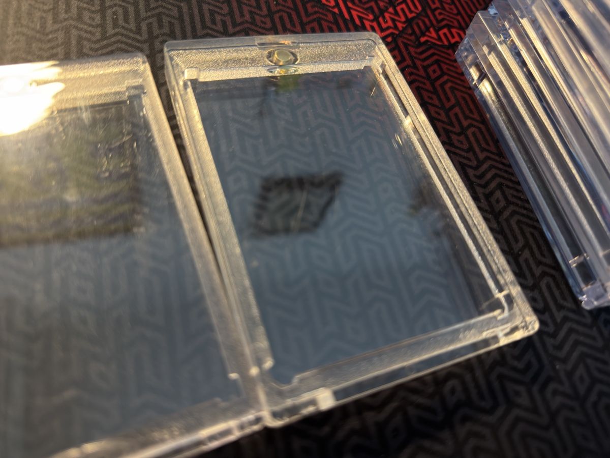 Carte collezionabili: Magnetic card holders for trading cards – Usato da Luzern venduto da gavigol30