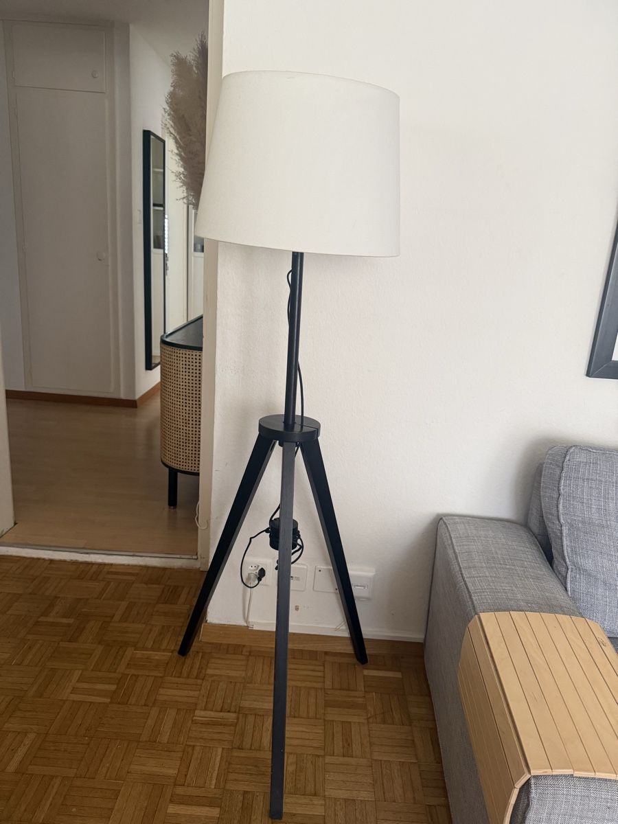 Ikea Lampade: Standleuchte Ikea  – Usato da Dübendorf venduto da nayibetha
