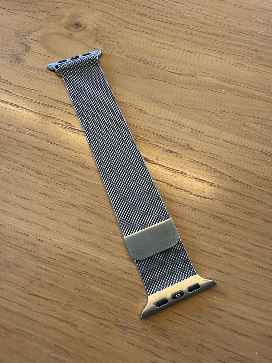 Armbänder & -reifen: Apple Watch Milanaise Armband, Top Zustand! – Gebraucht aus Wangen b. Olten von Thomiverkauft