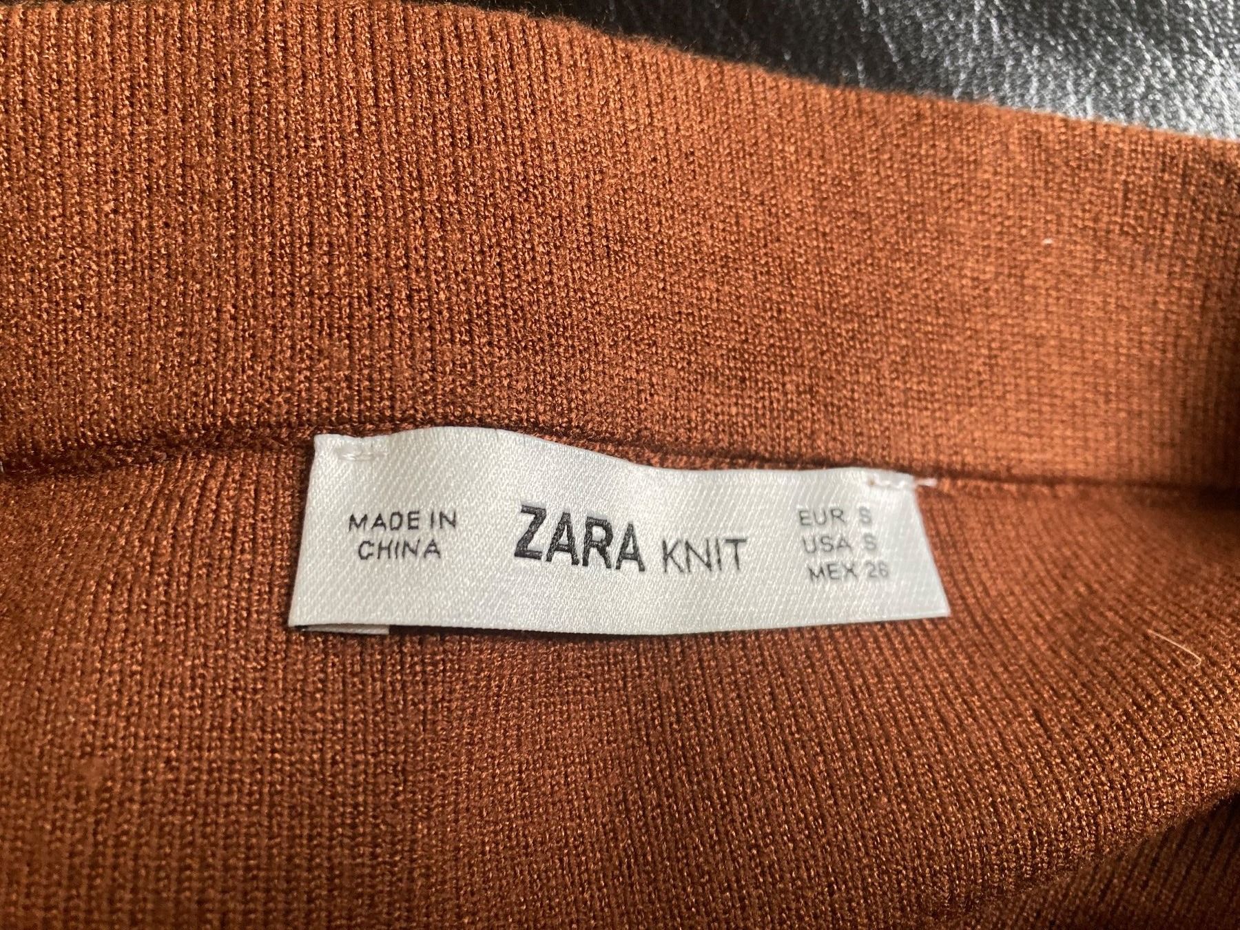 Zara Gonne: SEHR SCHÖNER ROCK STRICKWARE, GR. S, VISKOSEGEMISCH – Usato da Zürich venduto da elegantissima 6