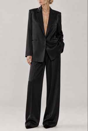Designer Seidenanzug. Blazer und Palazzo Hose