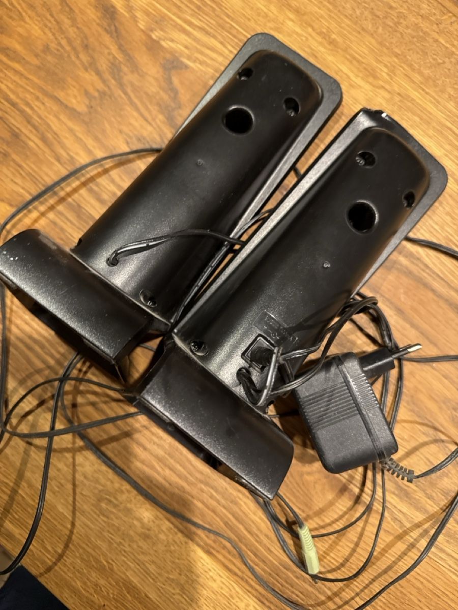 Logitech Casse acustiche: Enceintes Logitech R-10 avec alimentation et câbles – Usato da La Cibourg venduto da rangiroa98 2
