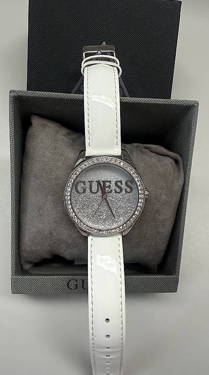 Orologi: Guess Uhr weiss – Usato da Gattikon venduto da laila.e_ 1