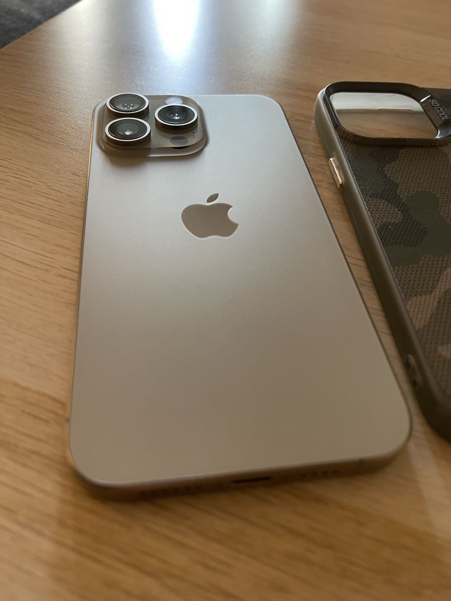 Apple Telefoni cellulari / Smartphones: IPhone 15 pro Max 256gb – Usato da Biel/Bienne venduto da ML31 1