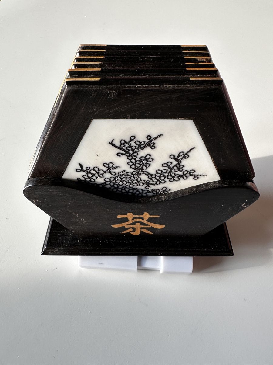Sottobicchieri: 6 Asian style coasters with holder, wood, shell – Nuovo e nell'imballaggio originale da Epalinges venduto da Lily2006 2