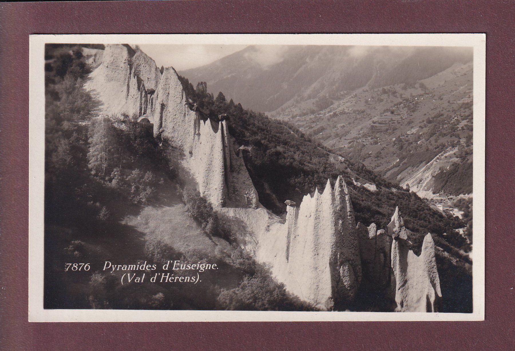 Cartes postales: Pyramides d'EUSEIGNE – D'occasion à Pully par nicecards