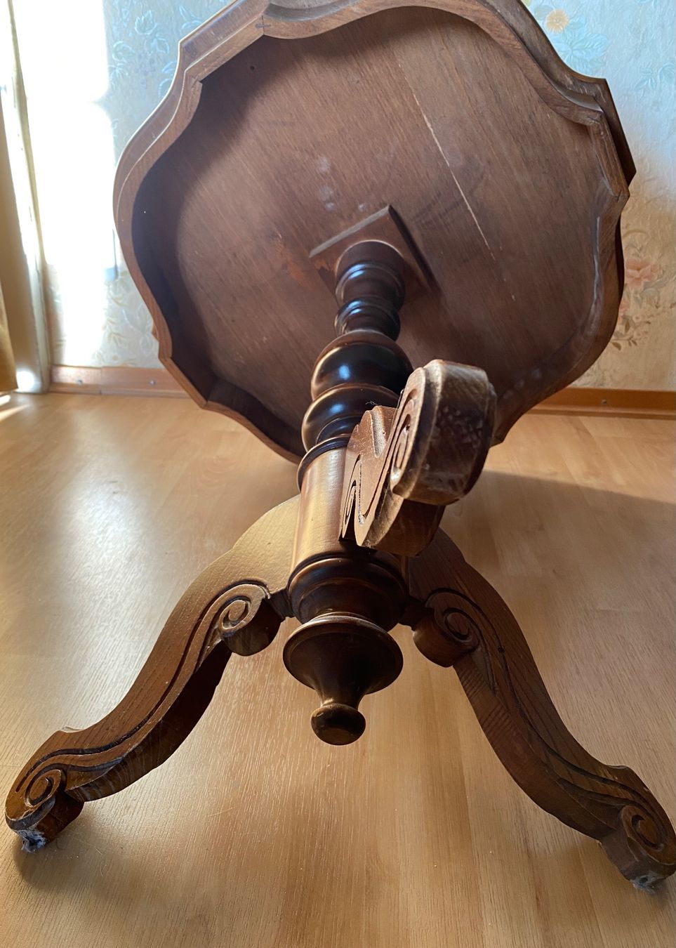Tavoli: Table guéridon en bois – Usato da Bussigny venduto da jotryfs 4