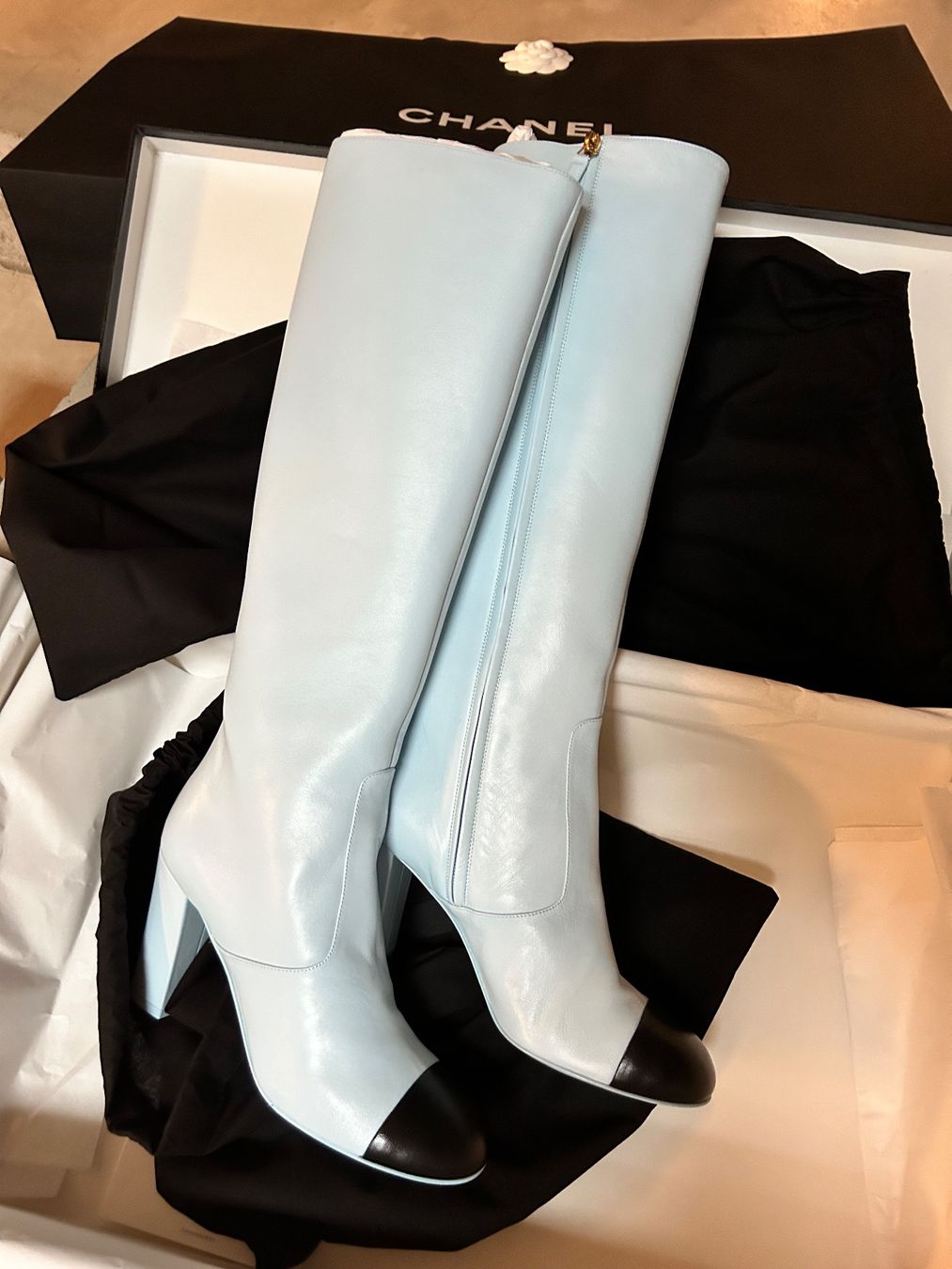 Chanel Scarpe da donna: Chanel boots – Nuovo e nell'imballaggio originale da Zürich venduto da Aemilia82