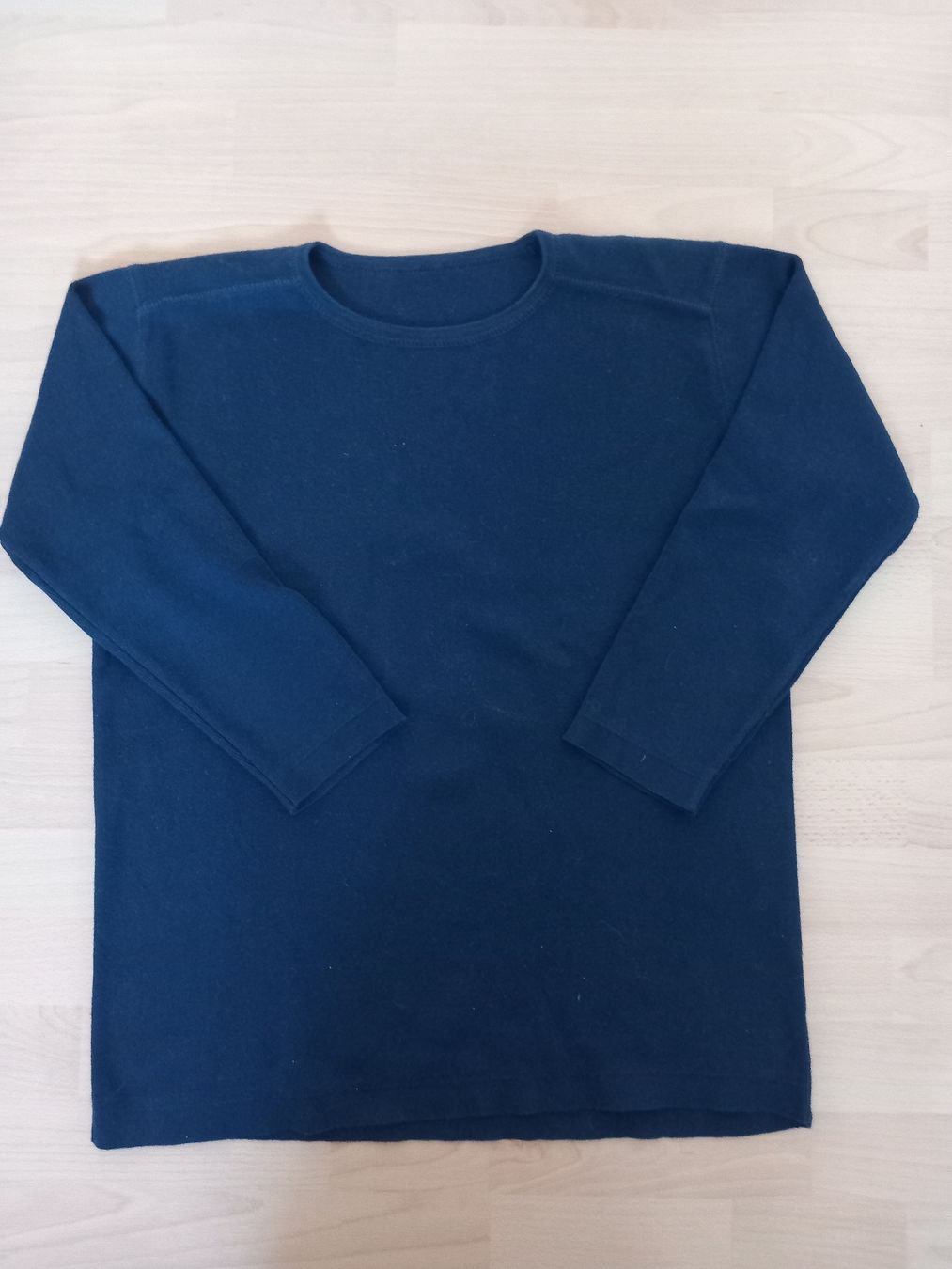 Pullover & Sweatshirts: Pull / Sweat bleu marine Taille M – Gebraucht aus Faoug von per_kp6r 1