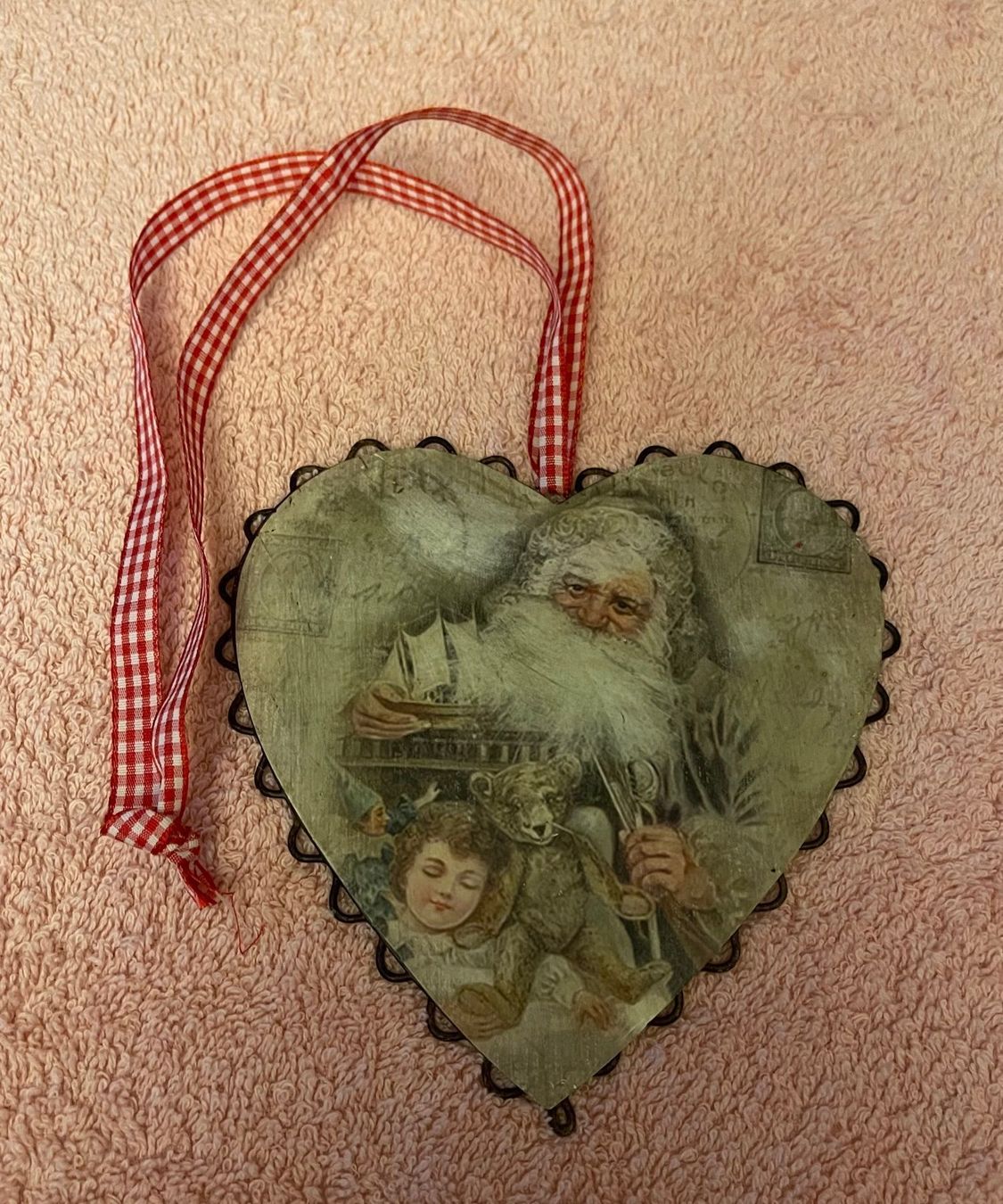Alle Dekorationen: Herz mit Nikolaus – Neu und originalverpackt aus Basel von Seifehuesli