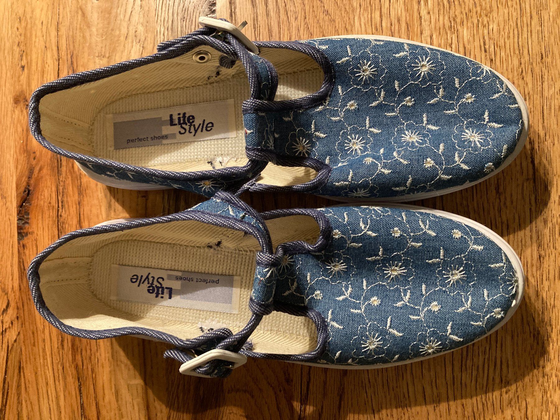 Chaussures filles: Neue Freizeitschuhe Gr. 36 – Neuf (Voir description) à Gossau ZH par Roli1