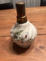 Porzellan Öellampe  "Porcelaine de Paris" mit Gänseblümchen 