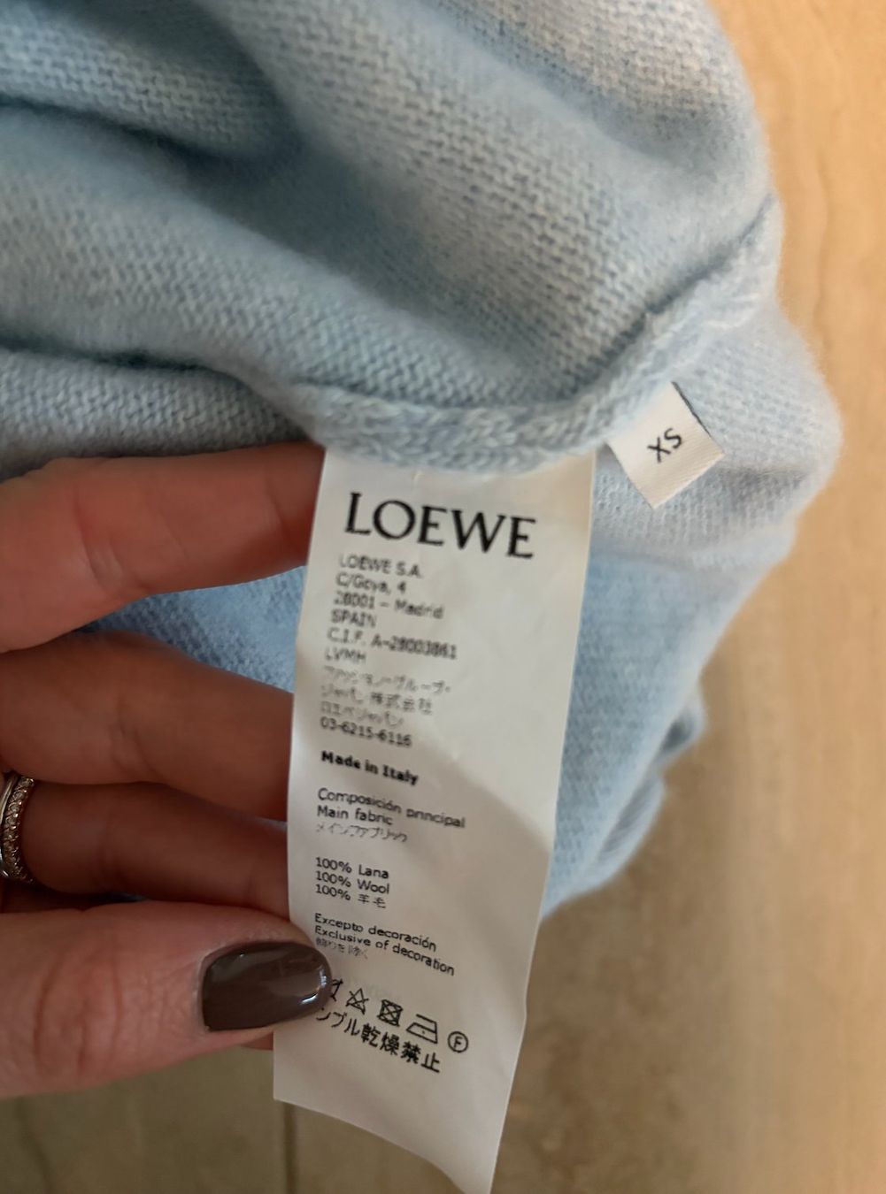 Loewe Pulls & Sweat-shirts: Loewe Pullover Anagram Hellblau Cropped Wolle – D'occasion à Kreuzlingen par Jea_luxe 2