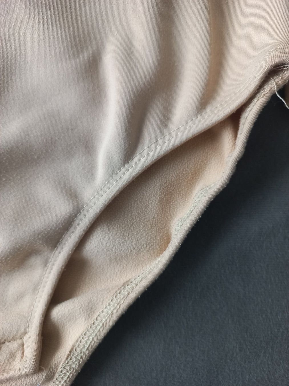 Biancheria intima: Eiskunstlauf Body gr.134 – Usato da Bachenbülach venduto da enigmatic 1
