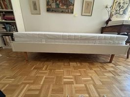 Lit une personne avec matelas jamais utilisé