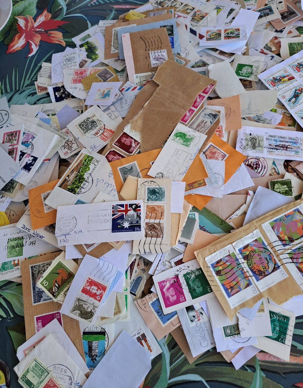 Tutti i francobolli: Timbres Monde 1 kg – Usato da Biel/Bienne venduto da ESOXMAN 3